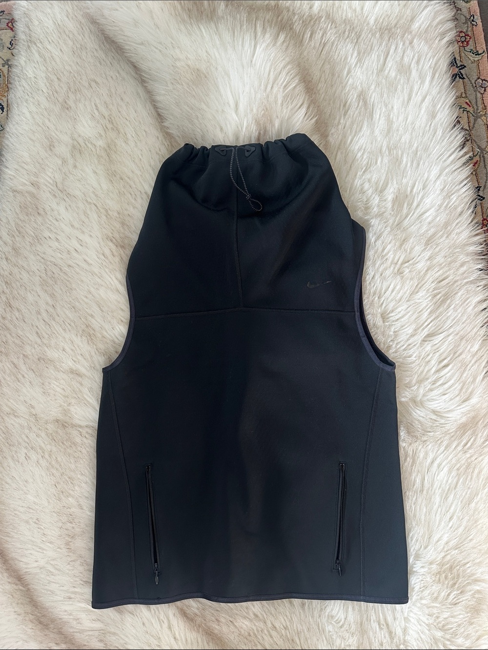 Nike Black Sleeveless Hooded Vest with Zip Pockets